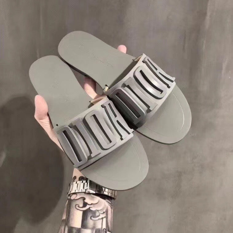 New top metal buckle sandals retro platform sandals and slippers fashion slippers