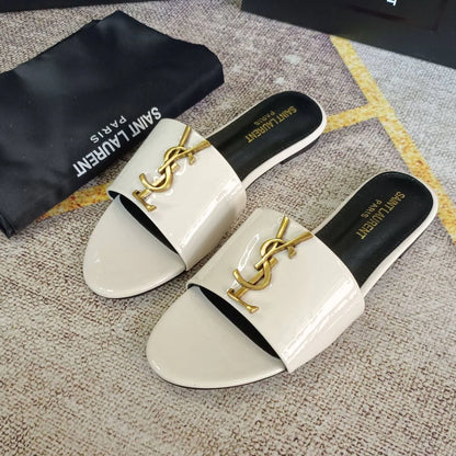 New Slippers Fashion Sandals 1024031124