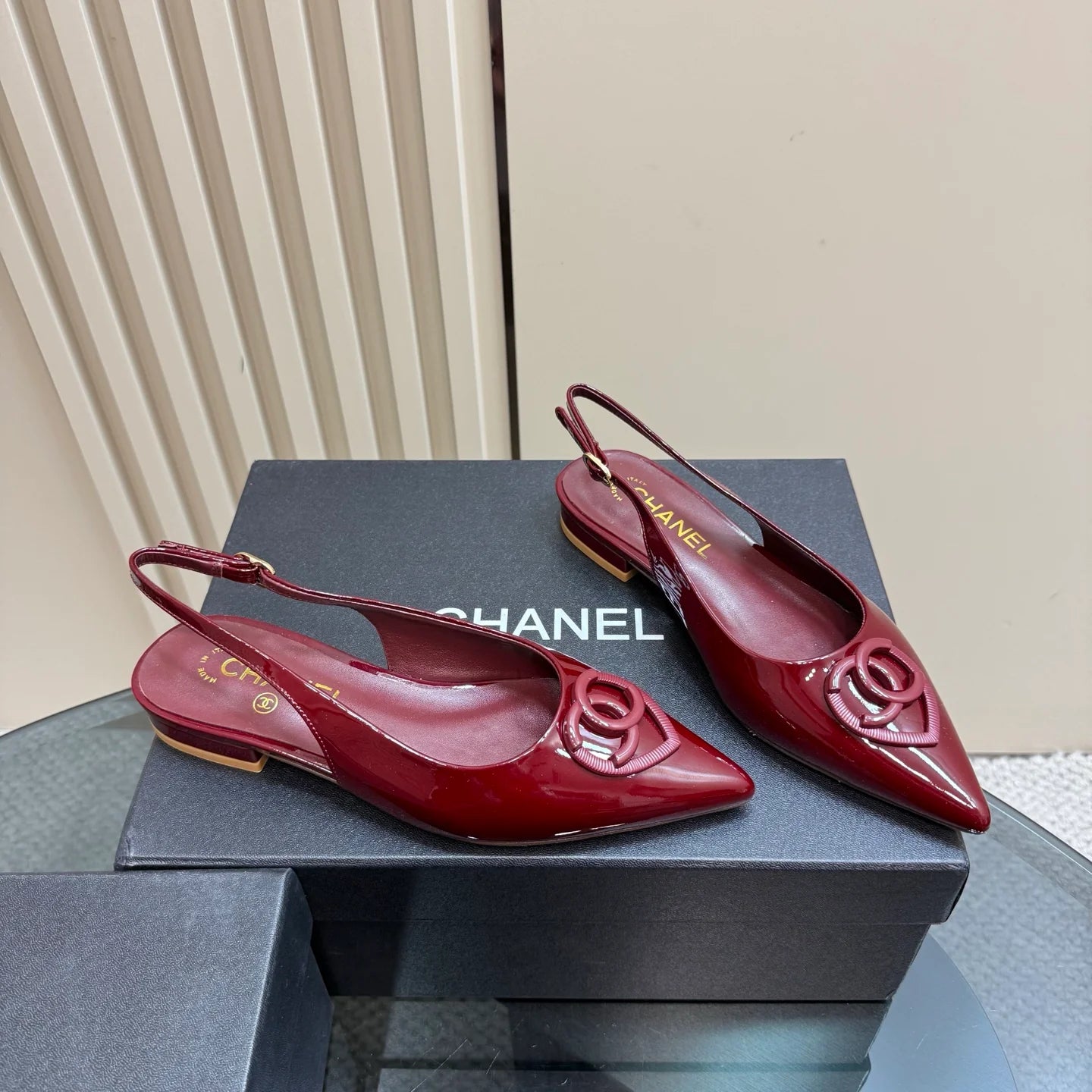 Top High-end Flat Sandals 1025030410