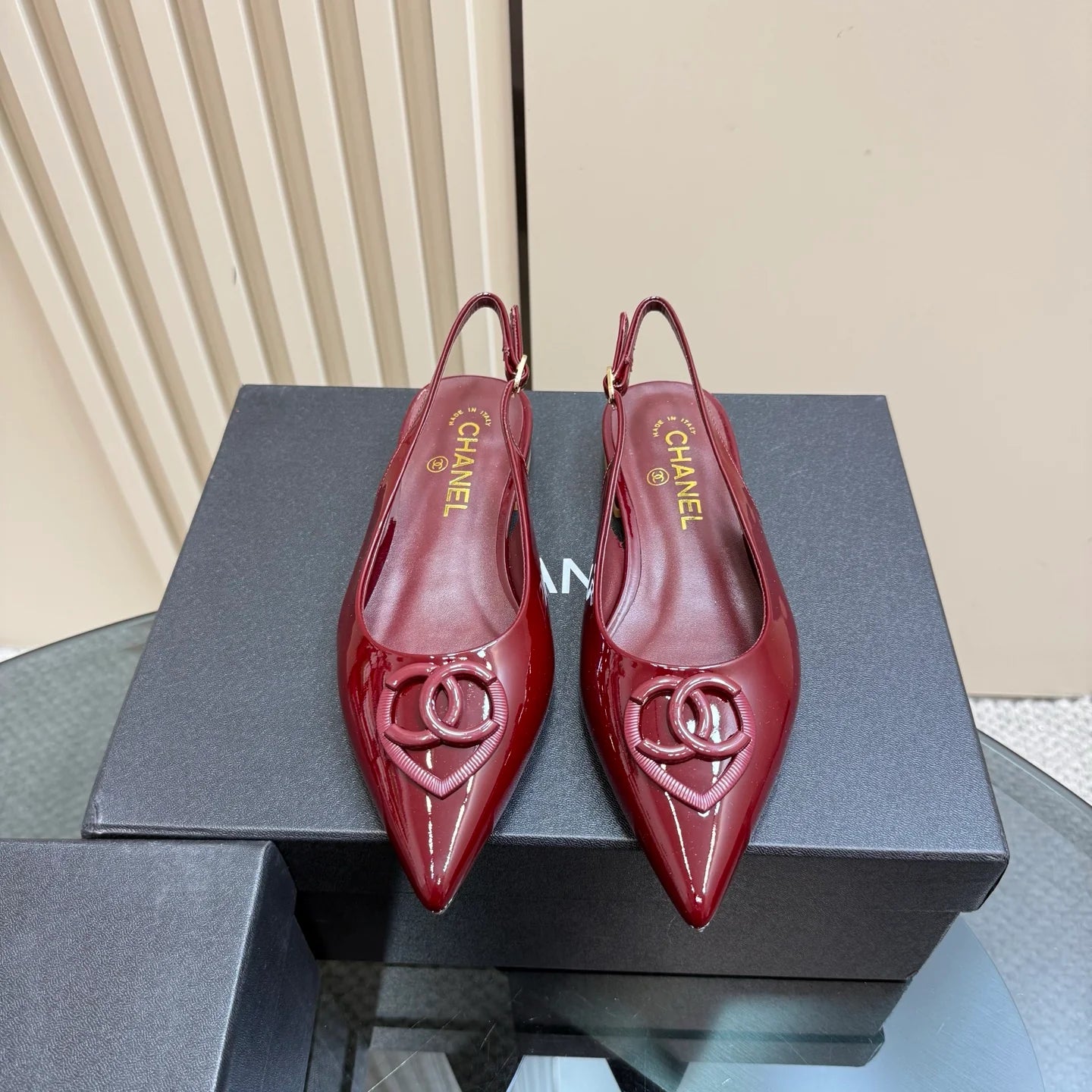 Top High-end Flat Sandals 1025030410