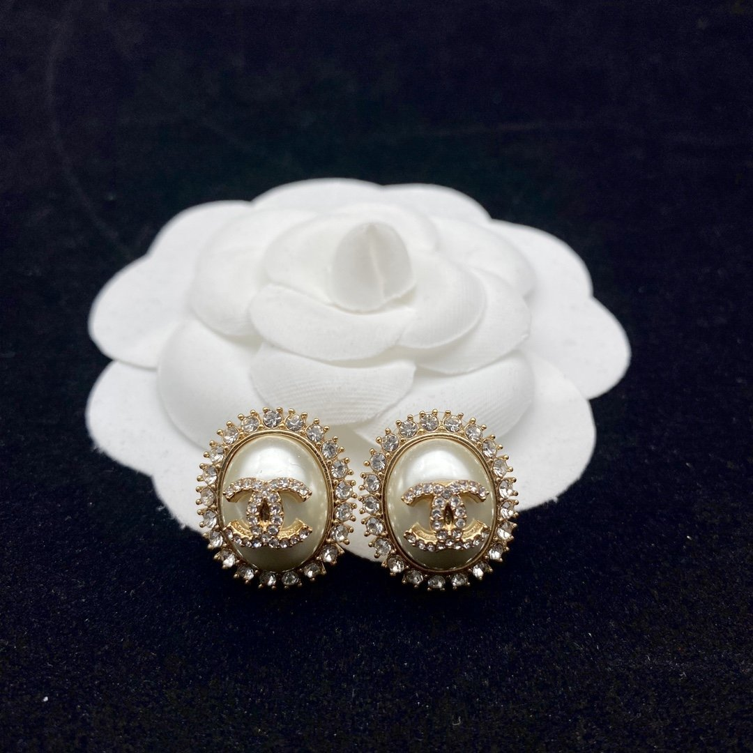 Oval Classic Earrings