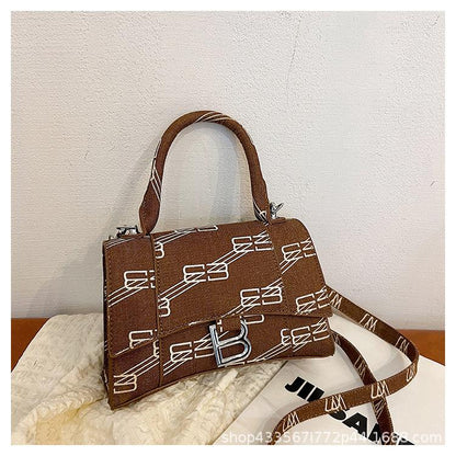 New Fashion Shoulder Bag Retro All-match Portable Small Square Bag 1024041616