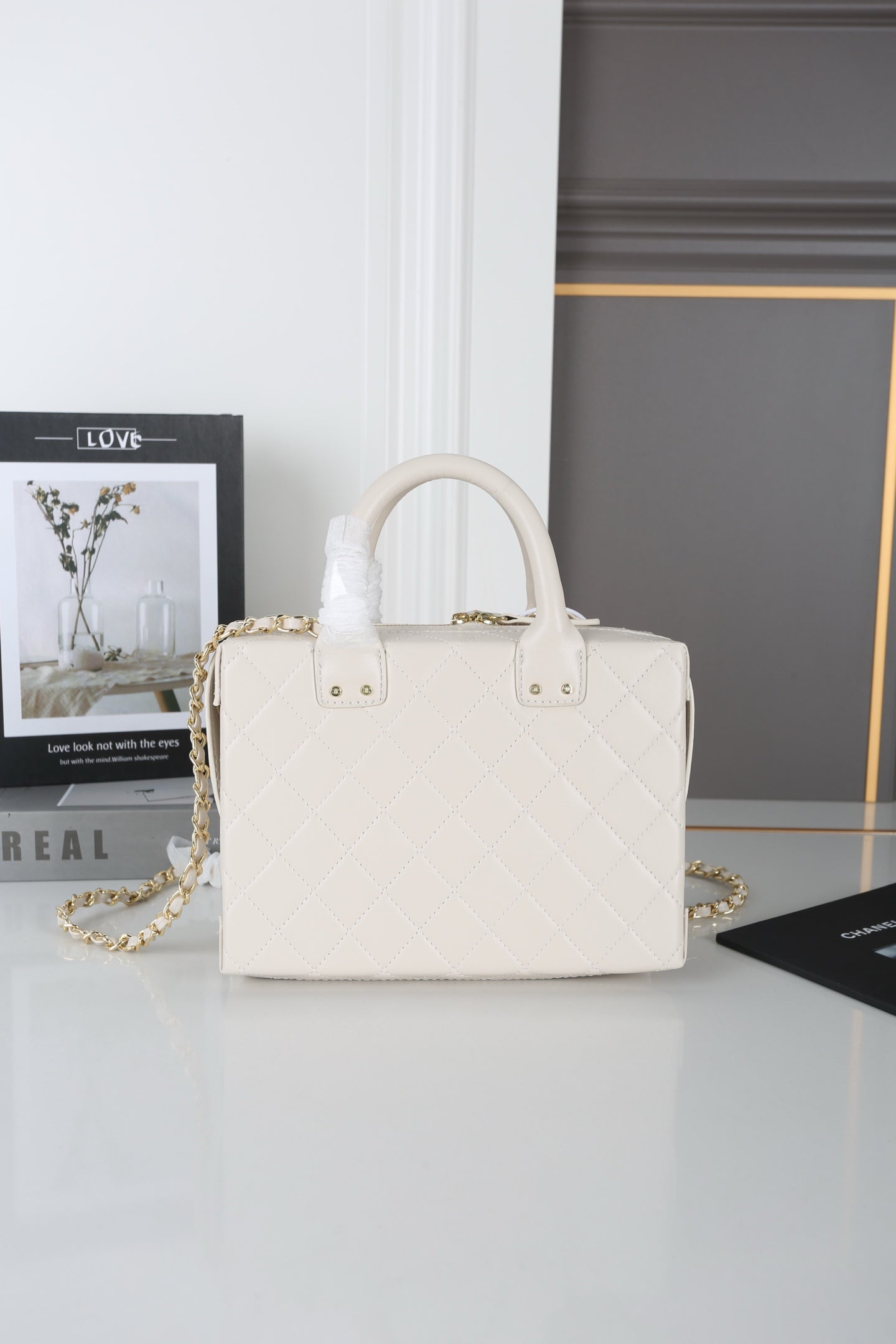 CNL Retro Chain Bag Diamond Pattern Handle Cosmetic Bag Cosmetic Case 0725021301