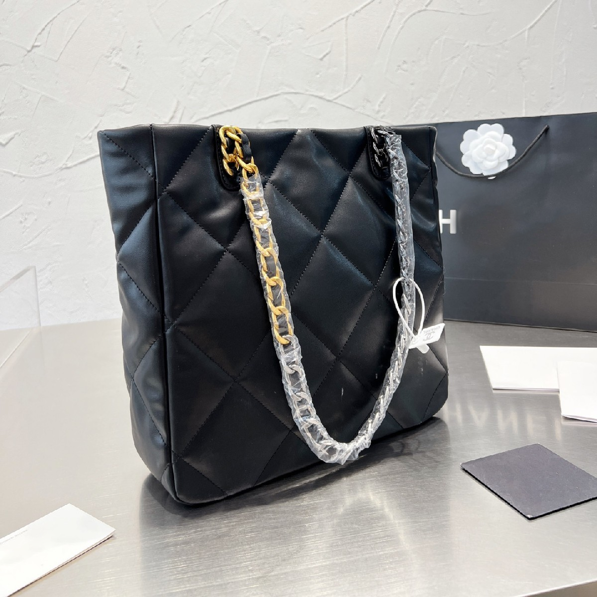 Shopping Bags With Gold-color Chain