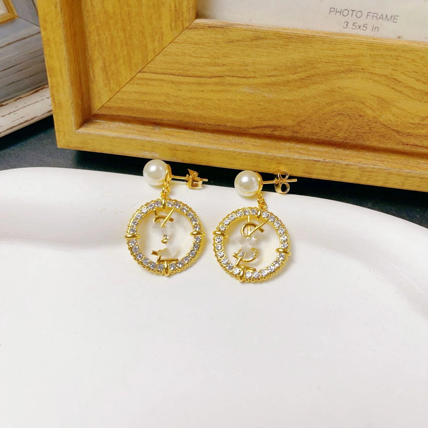New Fashion Full Diamond Pearl Circle Letter Earrings 1024010402