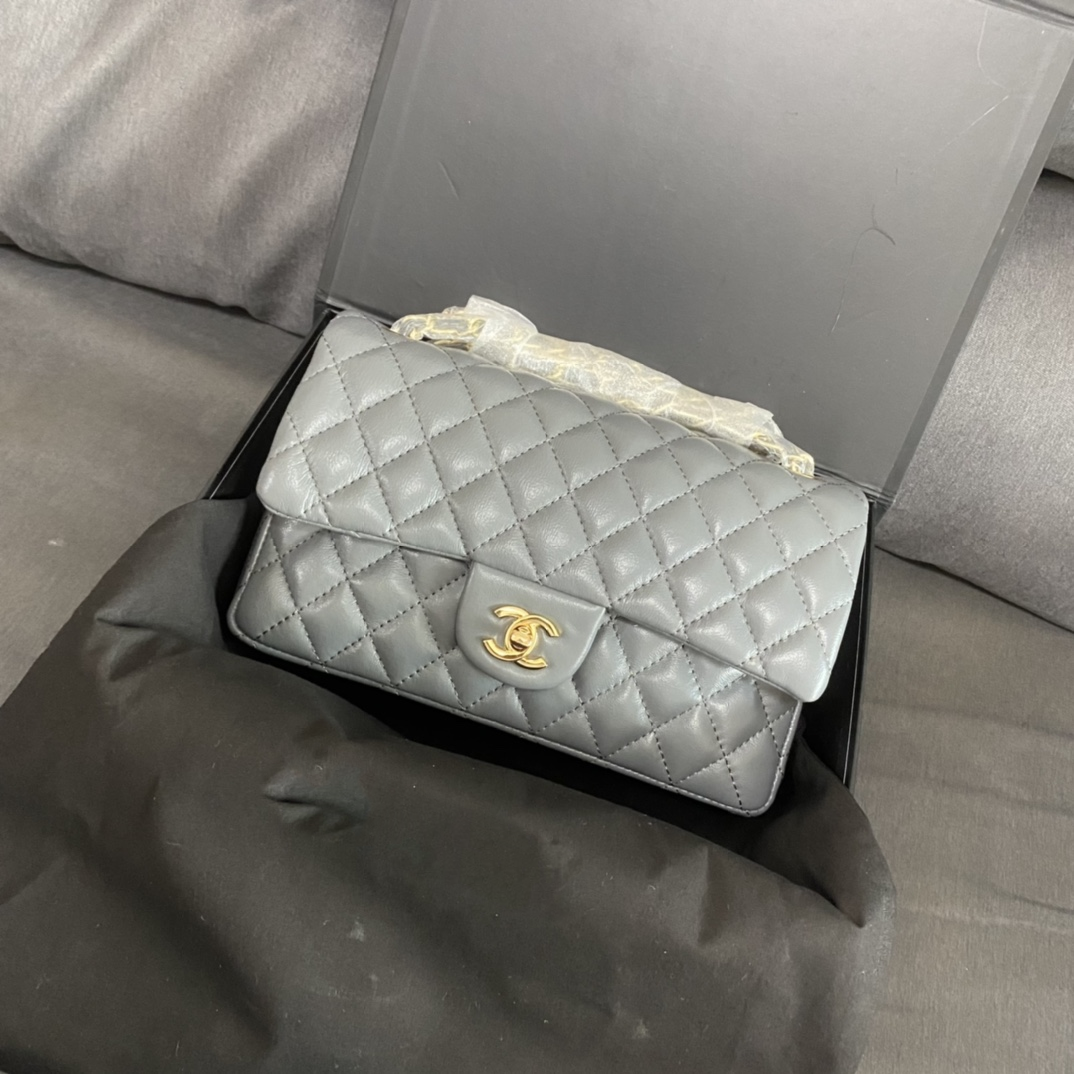 Flap Handbag In Gold-tone Metal