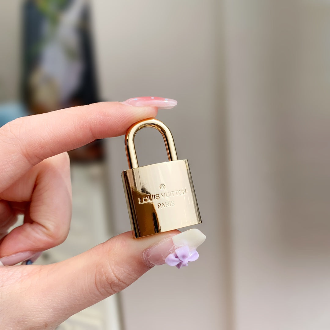 Luxury-VL VANITY Small Handbag Cosmetic Bag PD0423081608