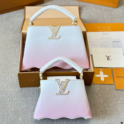 V-Capucines Shell Tote Bag 0724061308