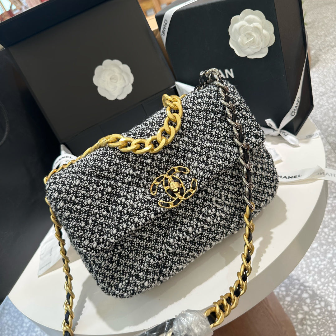 Fashion New Classic Handbag CWT1023082317