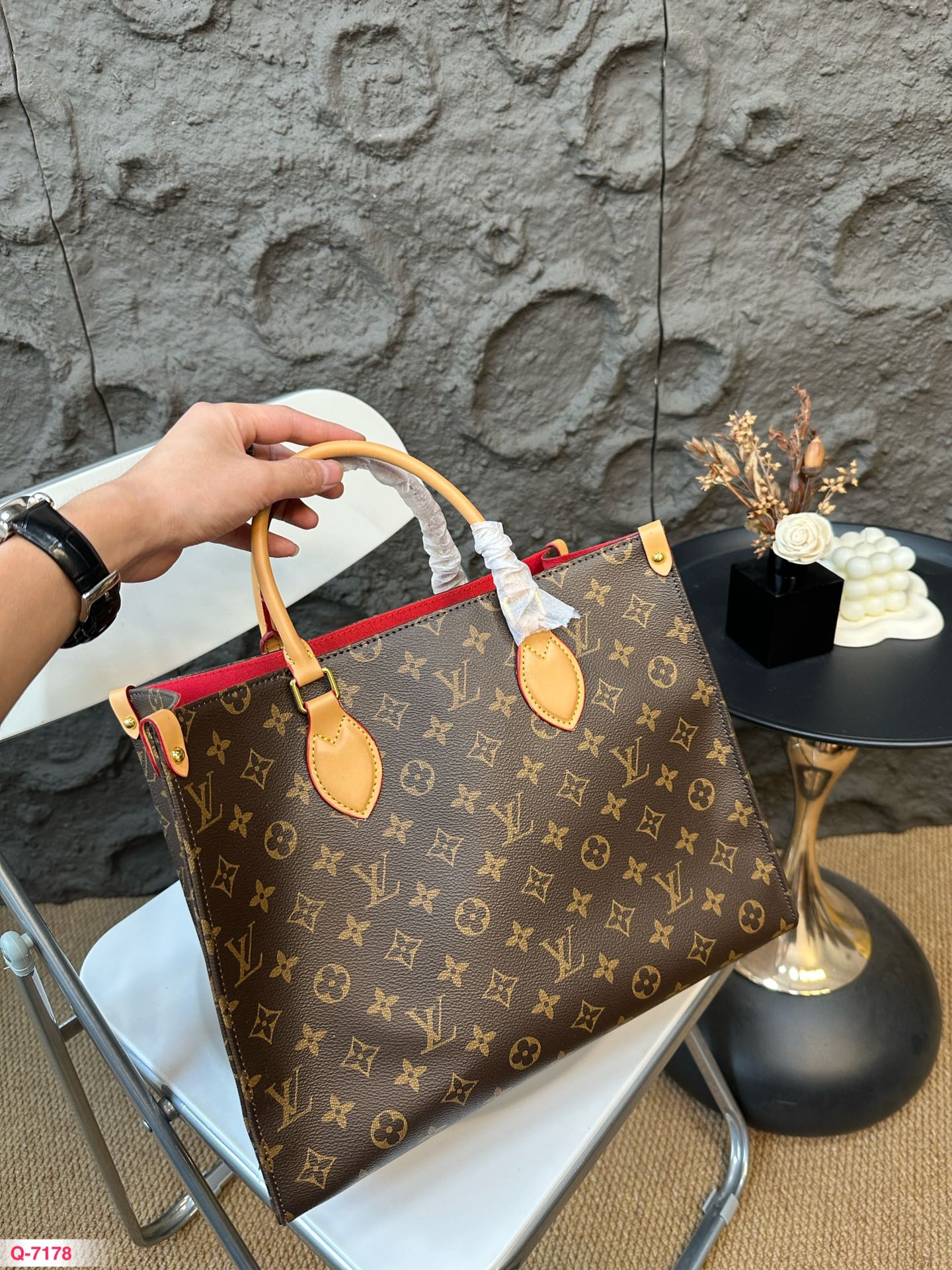 V fashion printed inner red Tote bag 0724082912