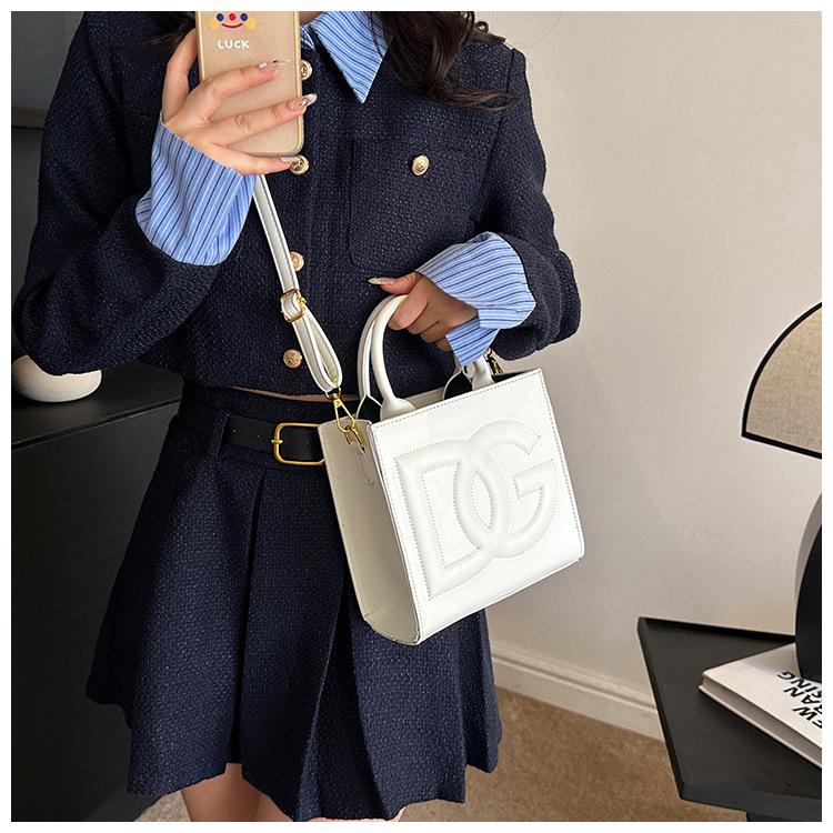 New Fashion Versatile Handbug 1023121903