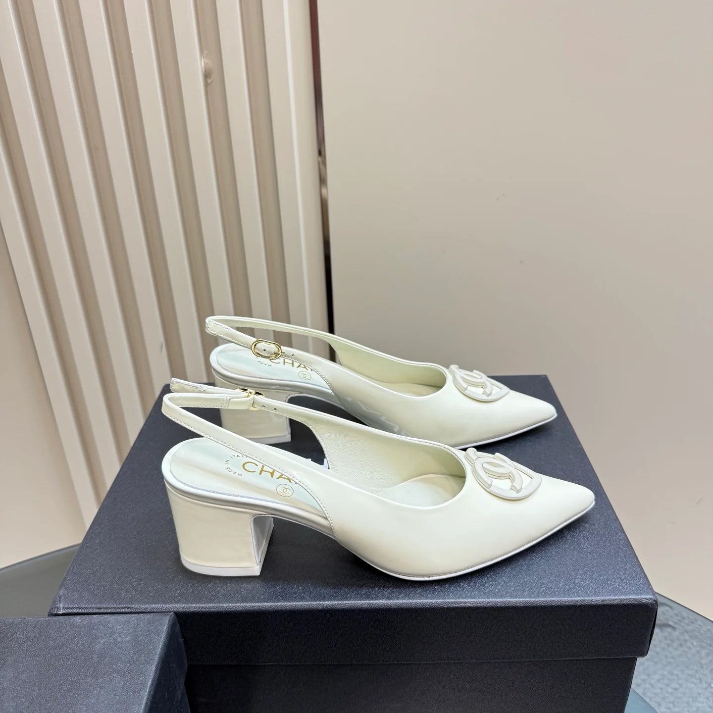 Top High-end Chunky Heel 5.5cm Sandals 1025030411