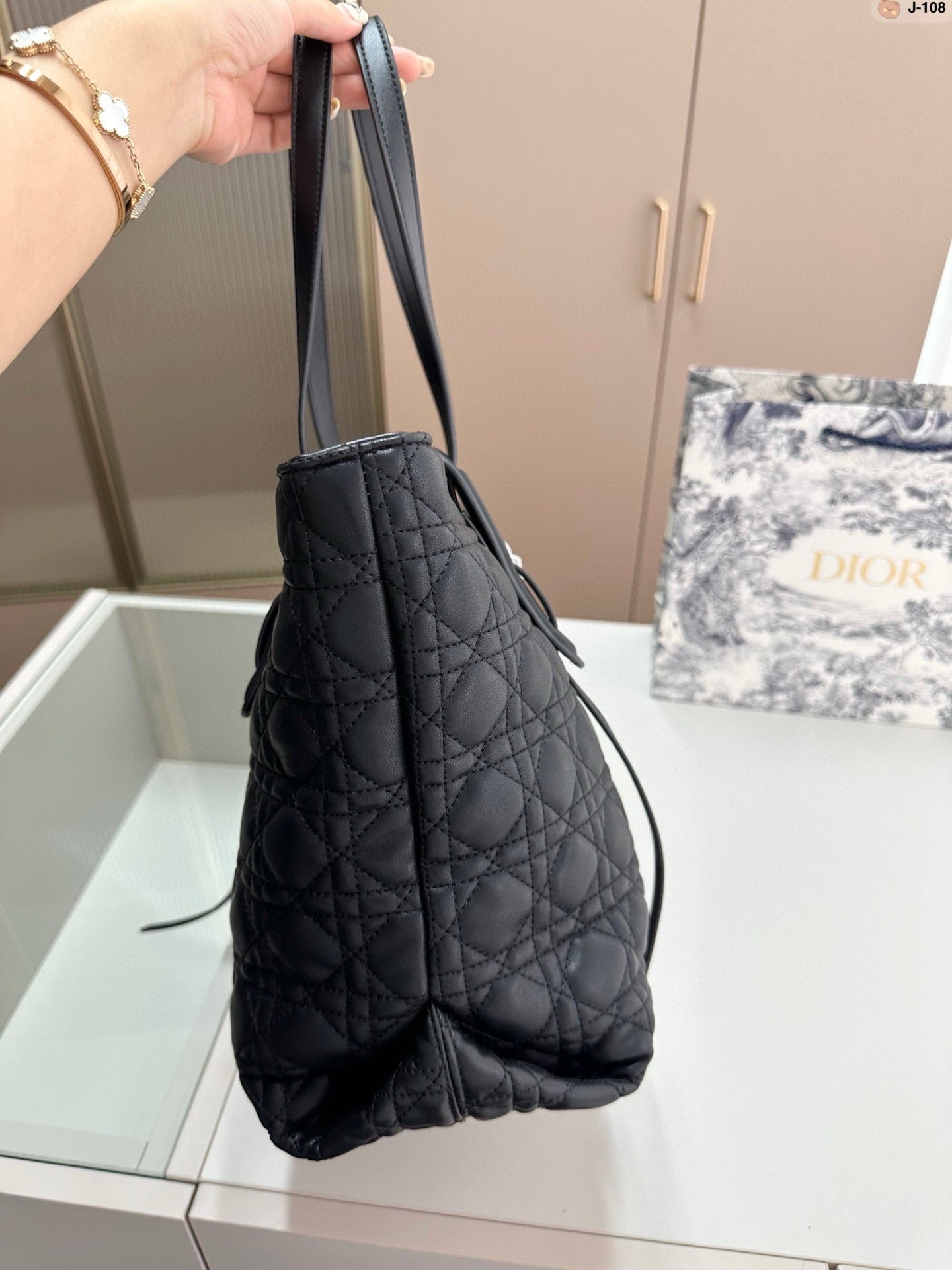 Dio Fashion Toujours Shopping Bag 0724082801