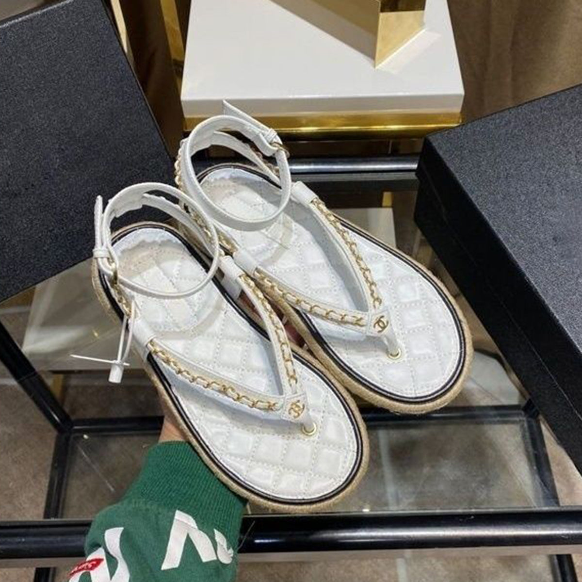 New stylish and minimalist sandals PD10041011