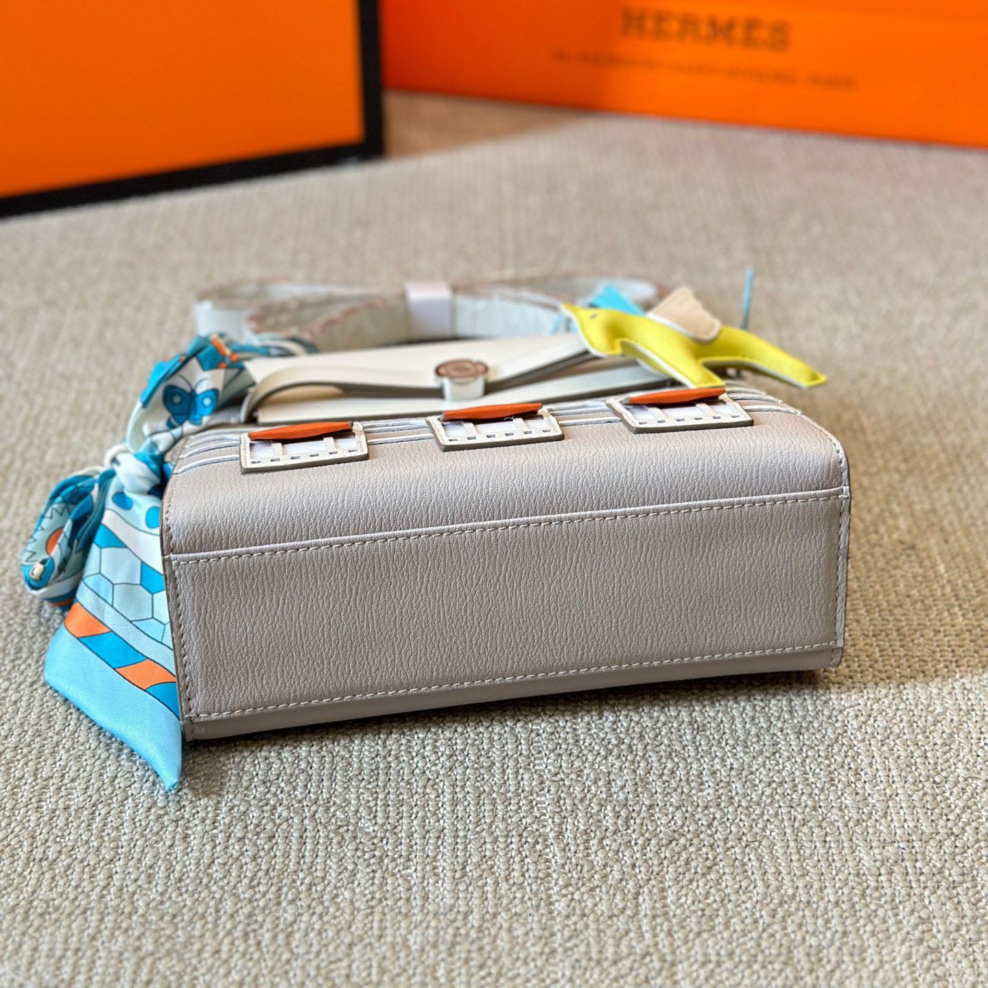 H classic pure leather handbag XC24100905