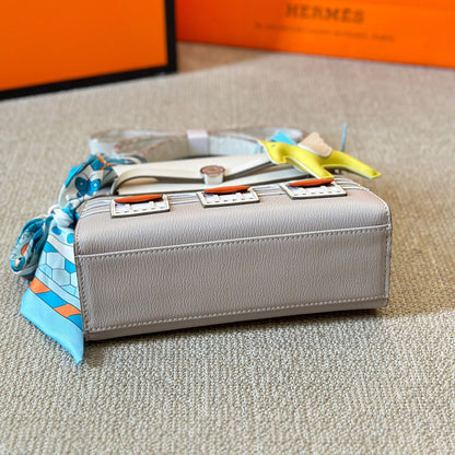 H classic pure leather handbag XC24100905