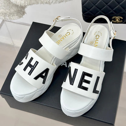 Fashion and versatile thick sole sandals 1024052323