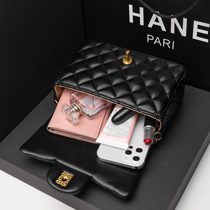 Trendy Diamond Chain Crossbody Bag 0823112809