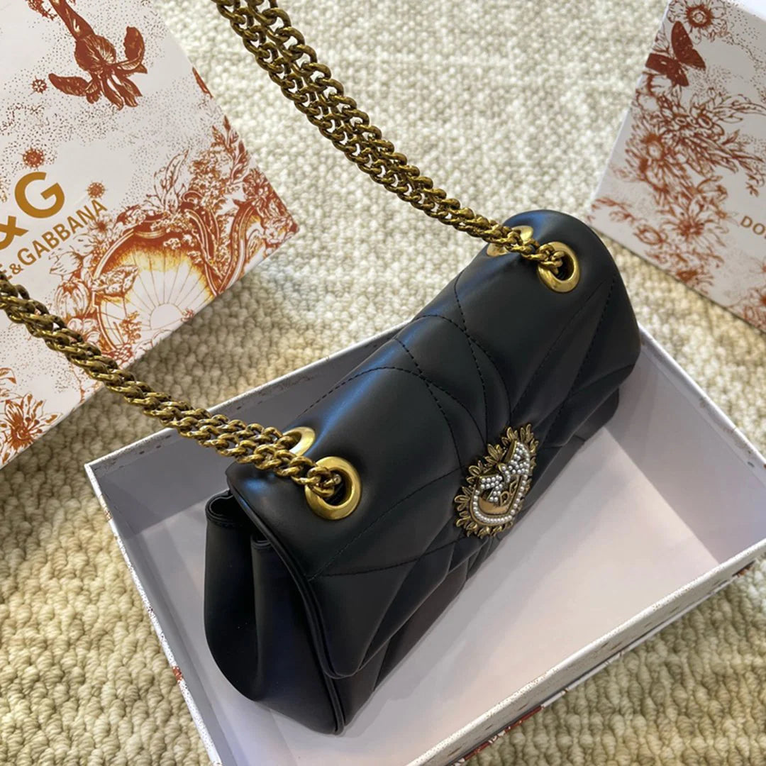 Classic and fashionable versatile crossbody bag 1024011004