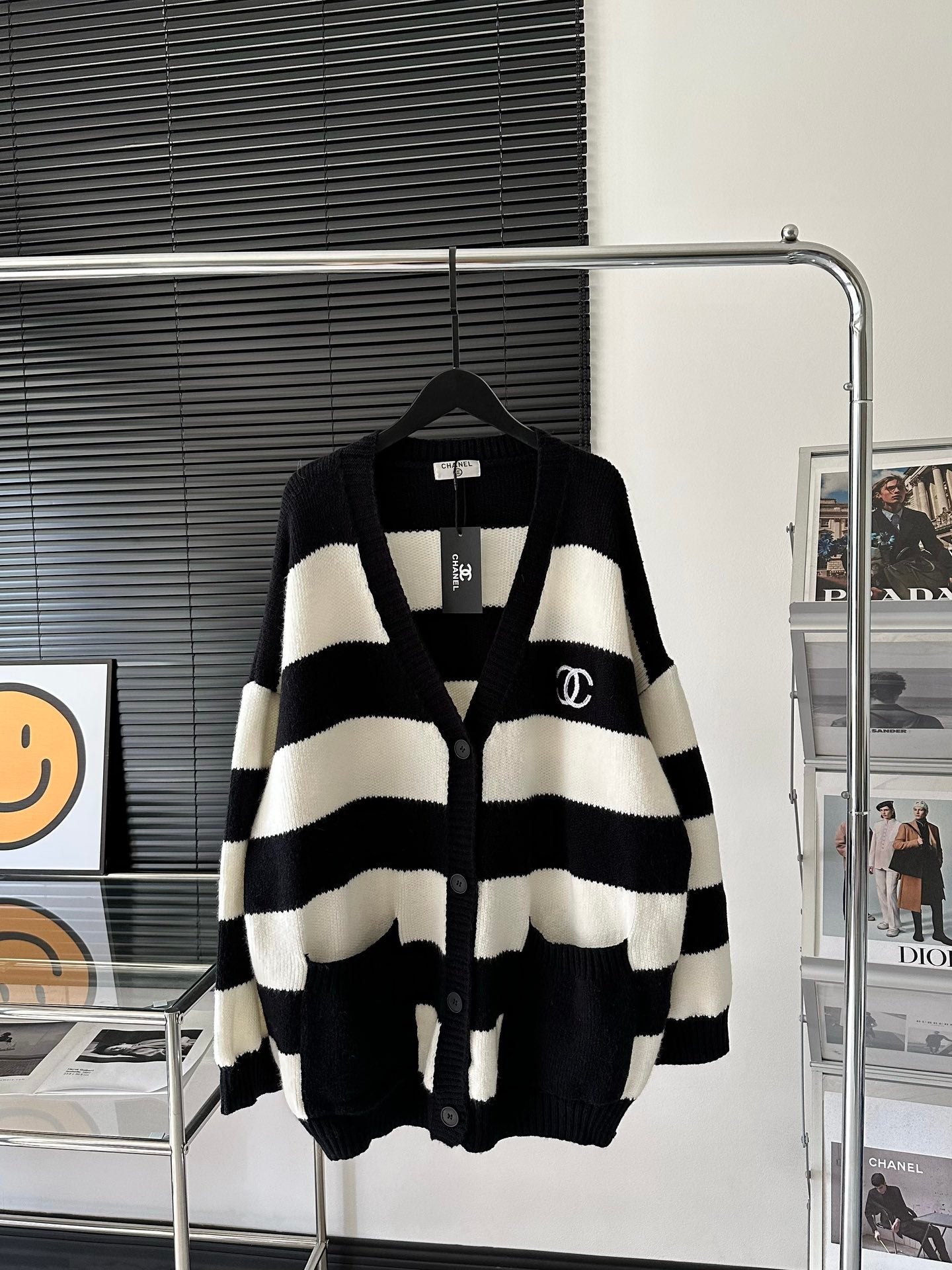 Striped contrasting color sweater jacket cardigan with embroidered logo on the chest XC0823100904