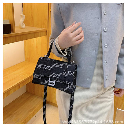 New Fashion Shoulder Bag Retro All-match Portable Small Square Bag 1024041616