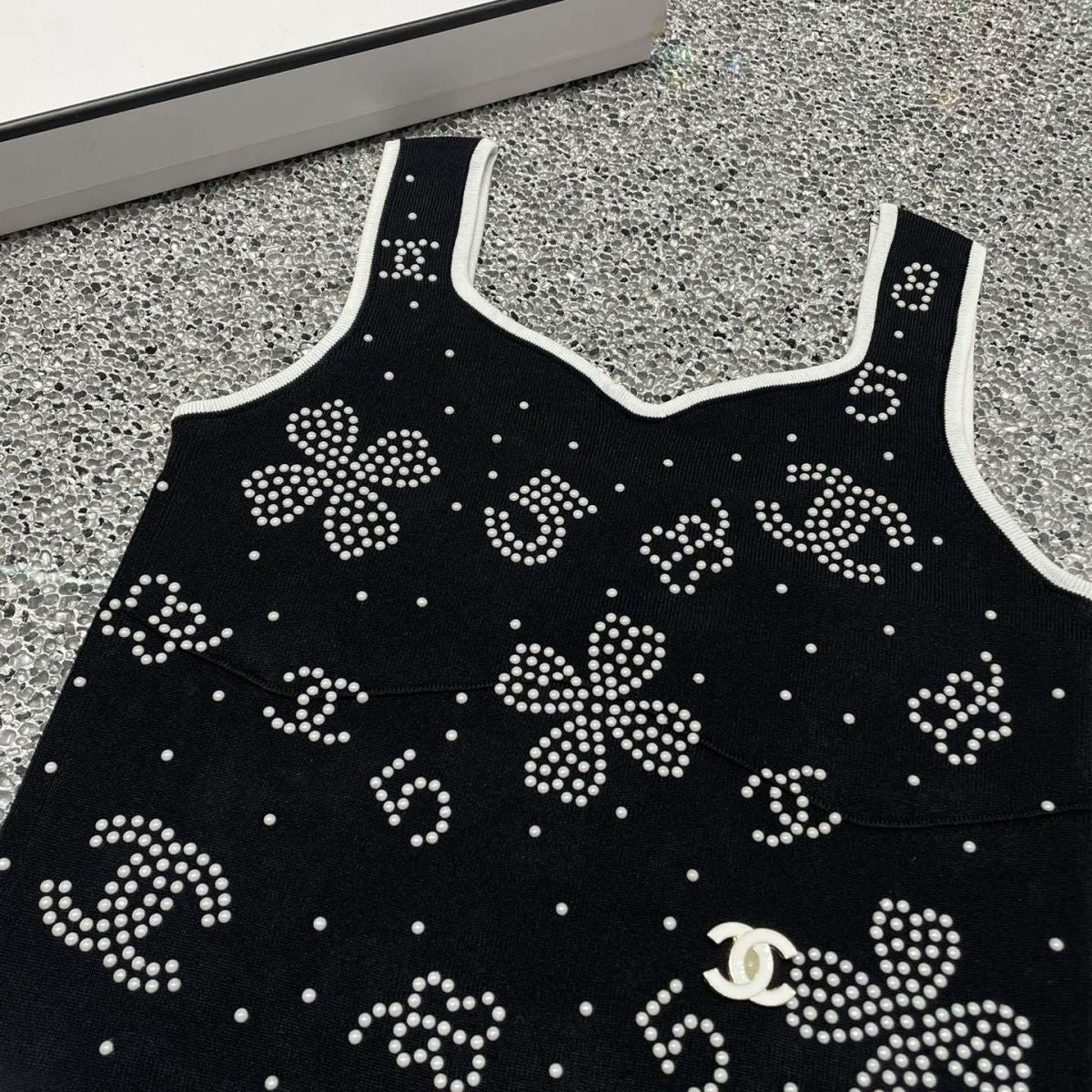 New Sleeveless Top Design Sense Short Sling Base Shirt 1024031115