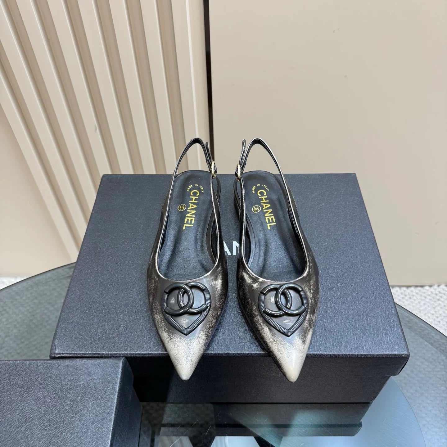 Top High-end Flat Sandals 1025030410