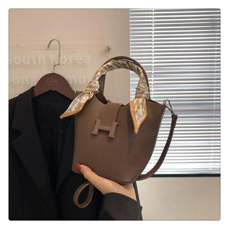 All-match Fashion Portable Messenger Bag 1024041612