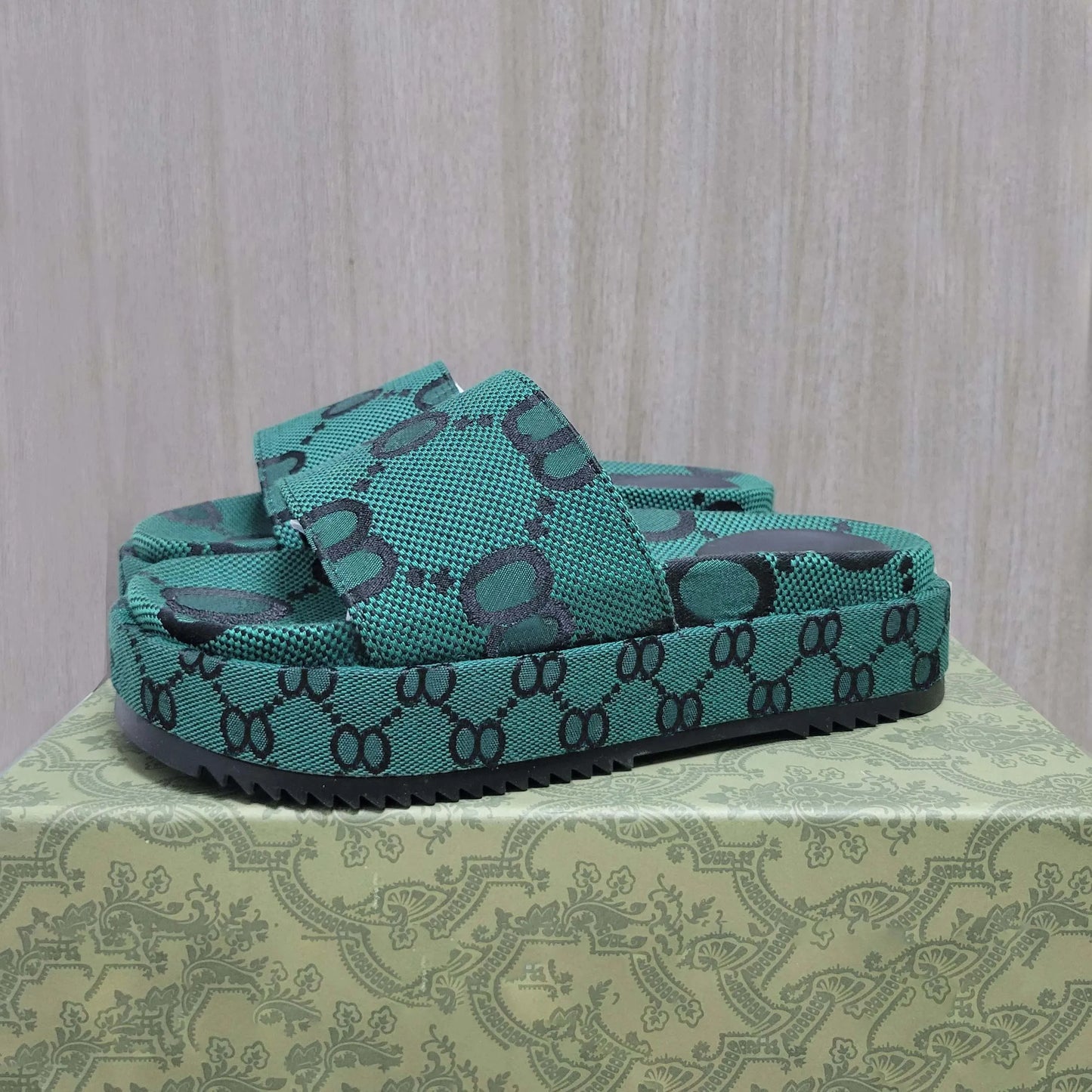 Fashion Sandals slippers Luxury 1025073104