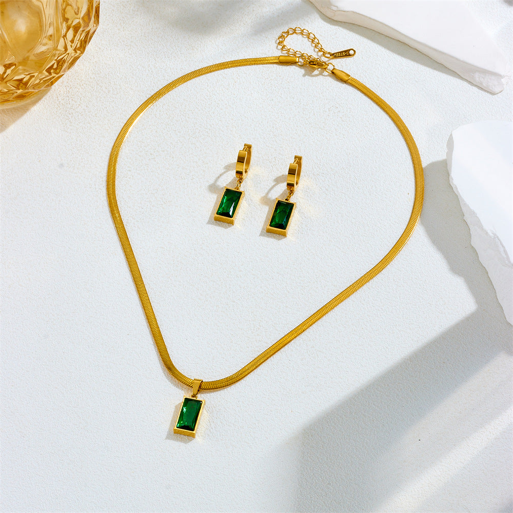 Green square snake bone chain 2025081315