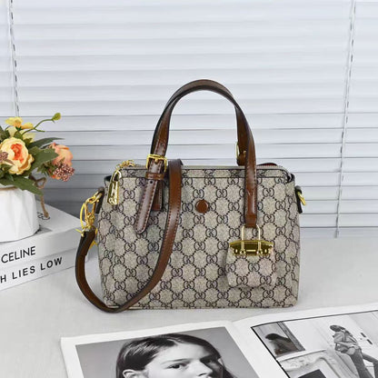 A vintage leather single-shoulder small square bag 2025080816