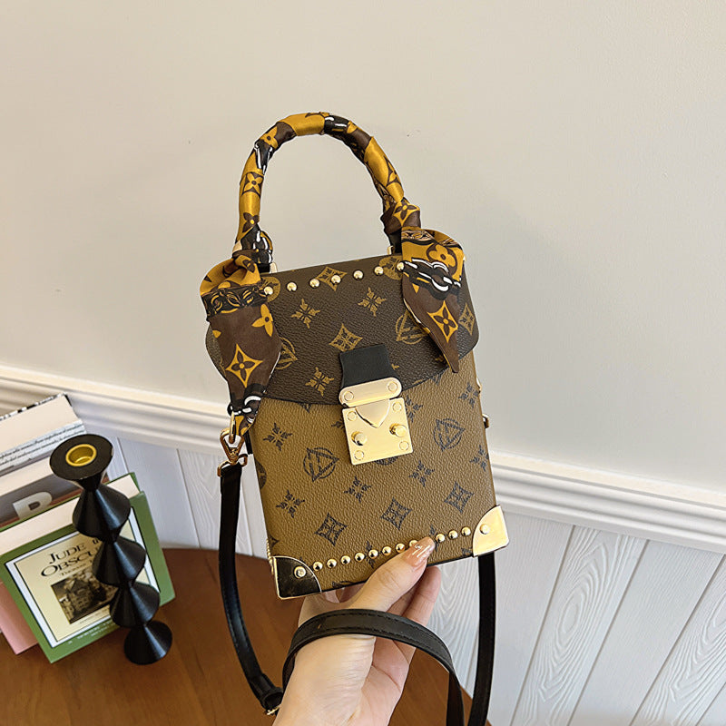 Retro printed small square bag 2025073106