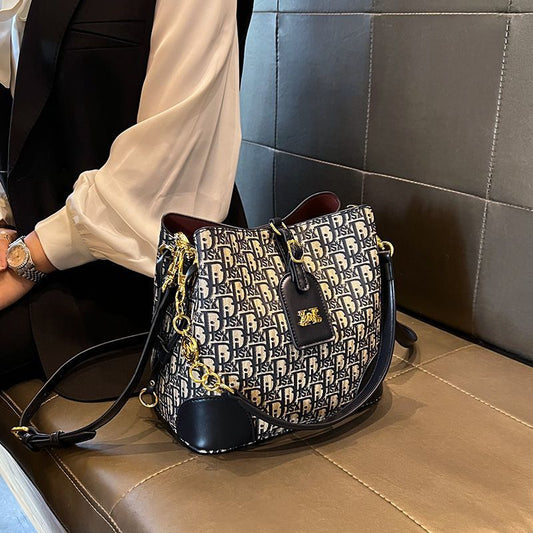 New fashionable leather bucket bag 2025080819