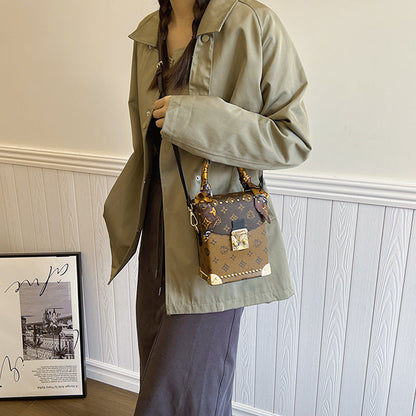 Retro printed small square bag 2025073106