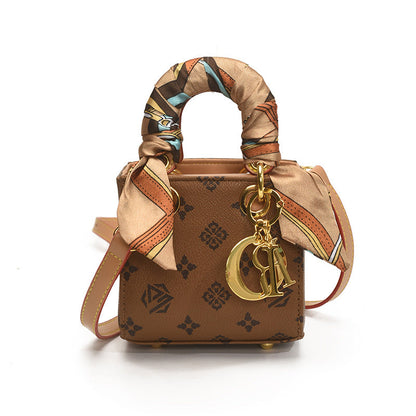 Stylish versatile shoulder bag 1025090510