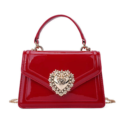 An elegant lady postman's bag 2025073002