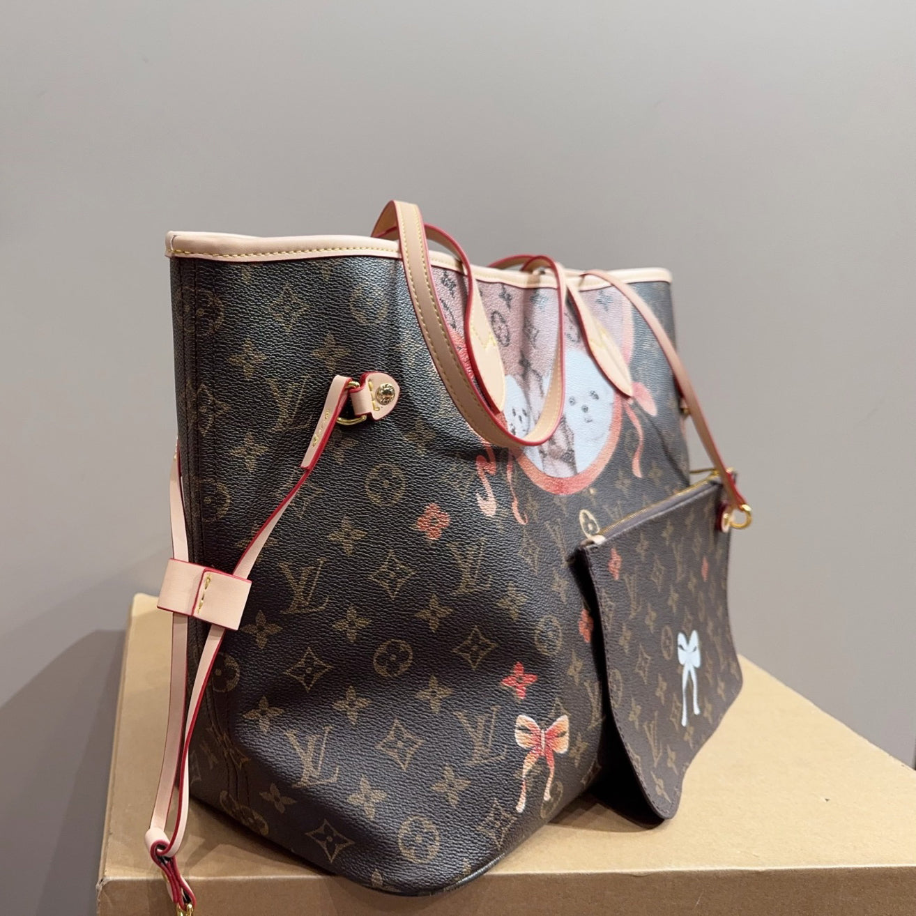L Neverfull Shopping Tote 1025092403