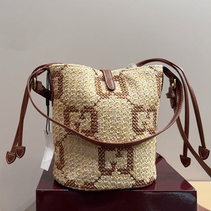 G Straw-Woven Logo Bucket Bag 1025092404
