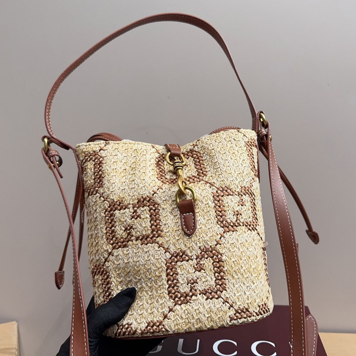 G Straw-Woven Logo Bucket Bag 1025092404
